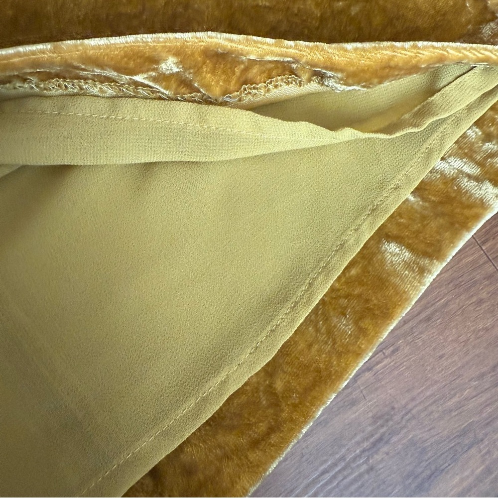 J Crew Velvet Tank Top Womens 8 Golden Yellow Sleeveless Scoop Blouse Fall Holid - Picture 6 of 14